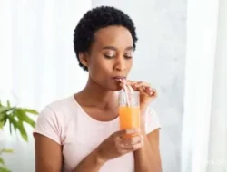 Auto Sehat! Ini Dia 3 Jus Paling Menyehatkan Menurut Ahli Gizi, Rahasia Tubuh Bugar Ada di Sini! 9 Auto Sehat! Ini Dia 3 Jus Paling Menyehatkan Menurut Ahli Gizi, Rahasia Tubuh Bugar Ada di Sini!