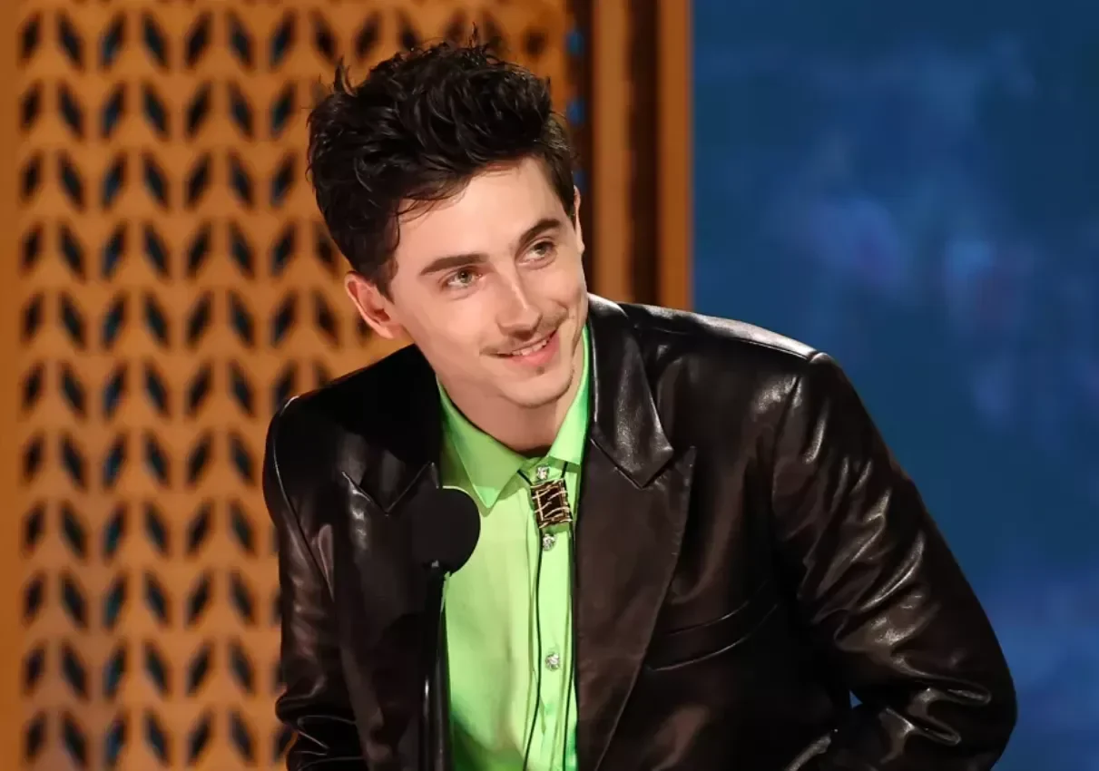 bikin melongo owen cooper aktor 15 tahun ukir sejarah di emmy awards 2025 pecahkan rekor dunia portal berita terbaru