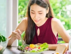 Bukan Suplemen! Ini 3 Skincare Rahasia Kulit Kenyal & Awet Muda yang Wajib Kamu Punya