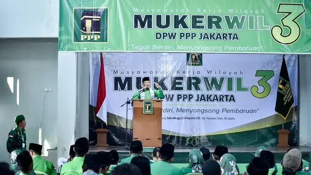 Ketua umum PPP berpidato di acara Musyawarah Kerja Wilayah DPW PPP Jakarta.