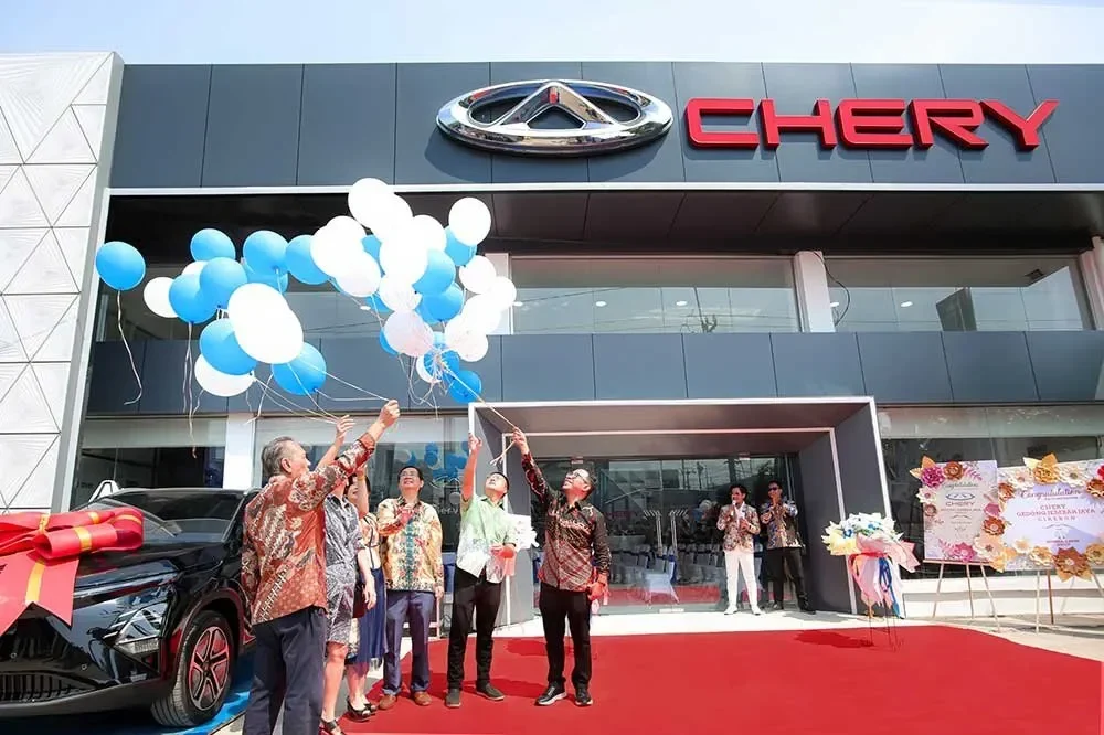 Peresmian dealer Chery ke-56 di PIK 2 dengan pelepasan balon