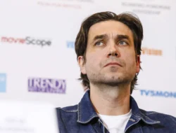 Drama di Balik Layar Netflix: Josh Hartnett Kecelakaan, Mobilnya Ditabrak Polisi di Kanada!