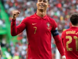 Dunia Sepak Bola Gempar! Ronaldo dan Messi ‘Tolak Tua’ di Hari yang Sama, Rekor Fantastis Tercipta!