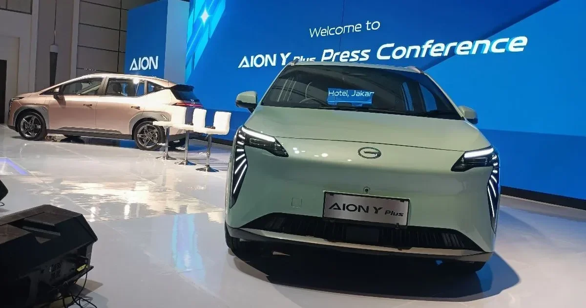 GAC Aion Y Plus, mobil listrik dengan desain modern dan futuristik, di acara peluncuran.
