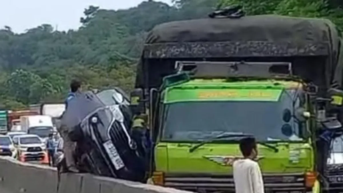 geger cipularang misteri pecah ban massal terungkap jasa marga beberkan biang keroknya portal berita terbaru