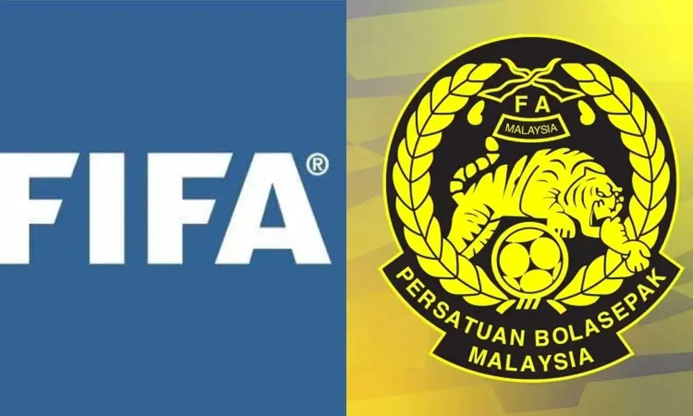 Logo FIFA dan FAM disandingkan, mewakili sanksi berat untuk sepak bola Malaysia.