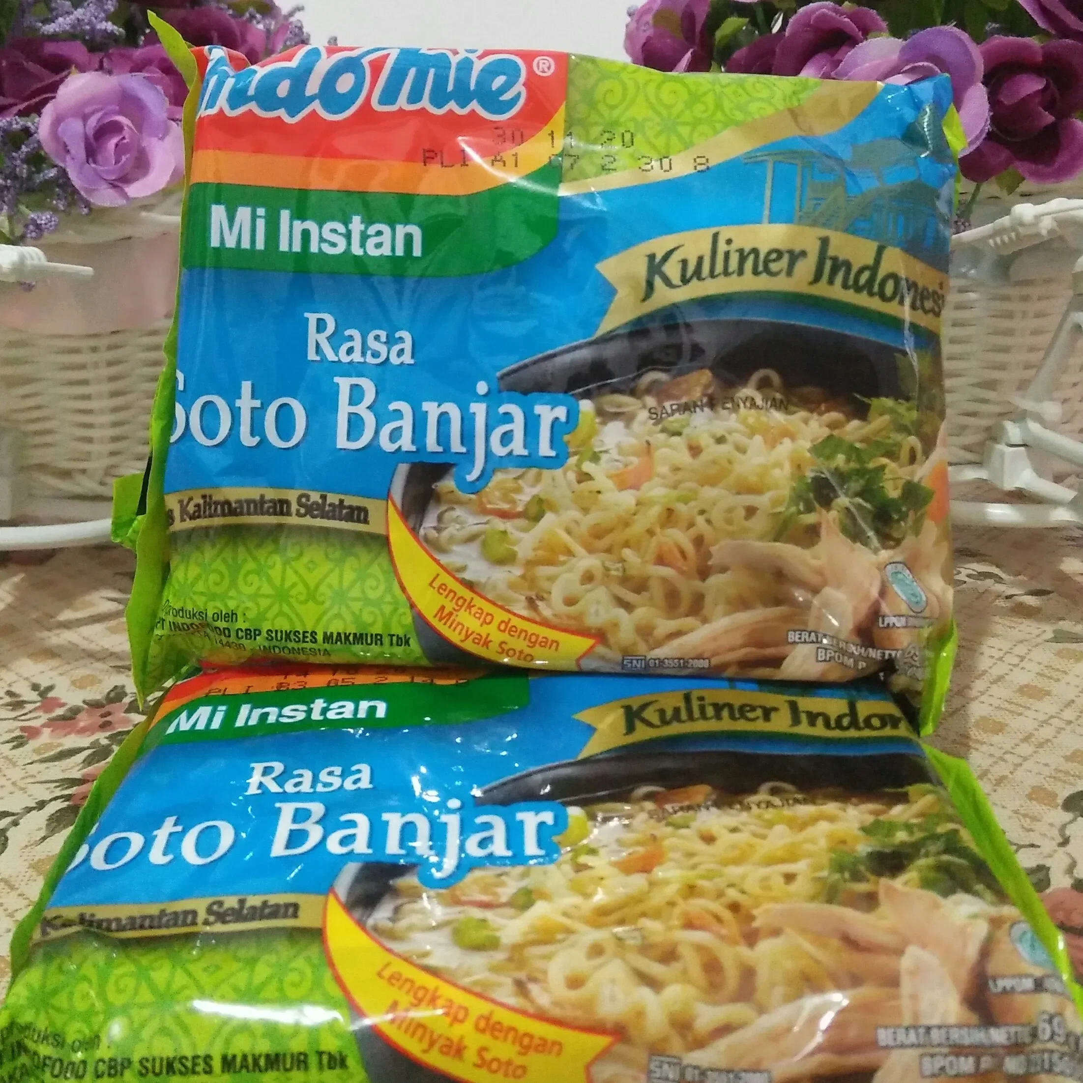 Indomie Rasa Soto Banjar Limau Kuit, produk mi instan Indonesia, dalam kemasan.