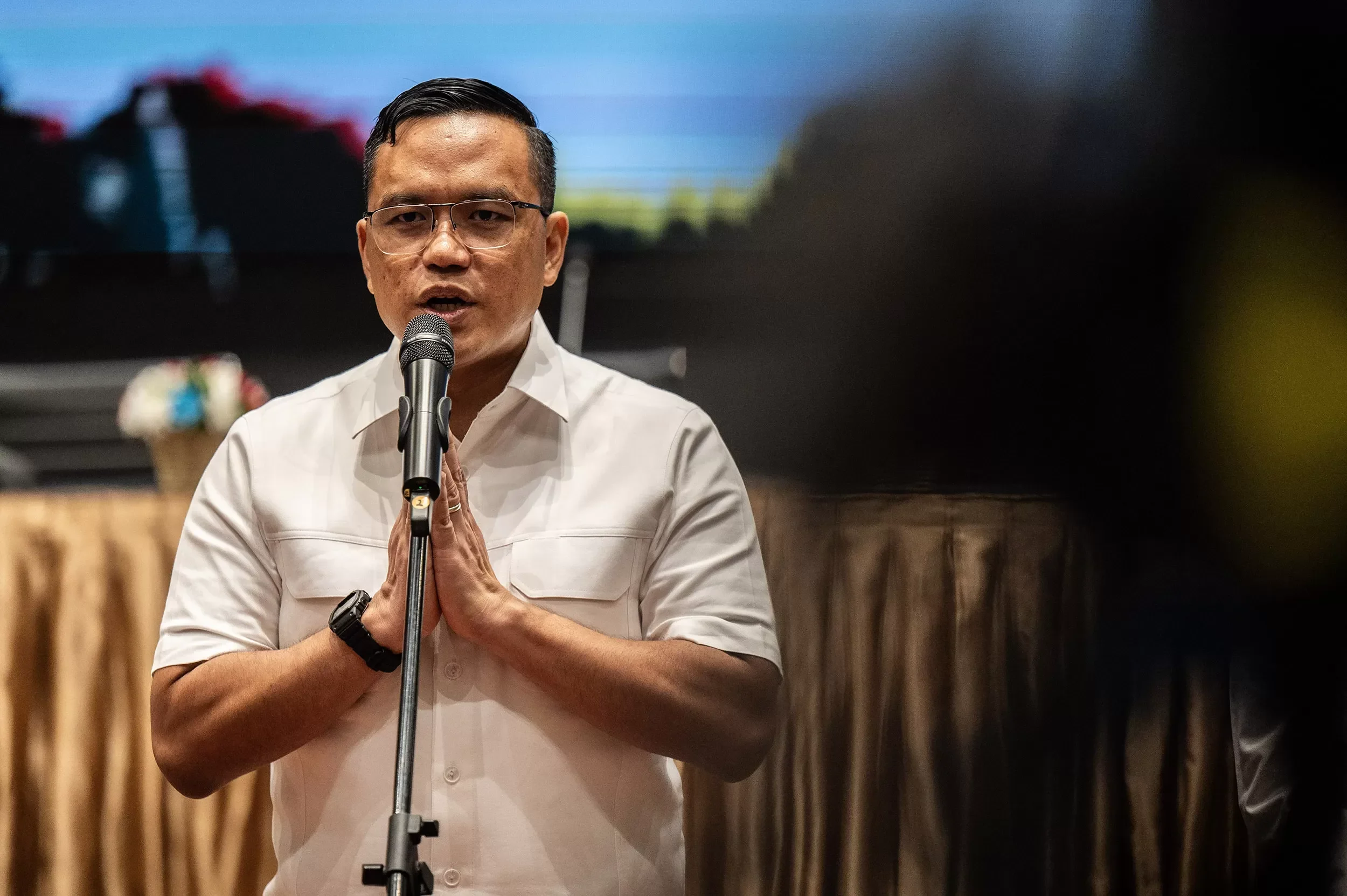 geger poster drama kim you jung dear x ditarik tving minta maaf setelah dituding plagiat film china ini portal berita terbaru