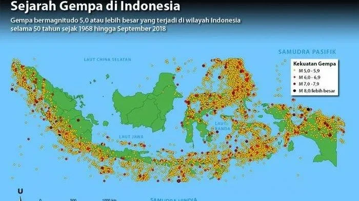 Peta Indonesia dengan titik-titik yang menunjukkan sejarah gempa dalam 50 tahun.