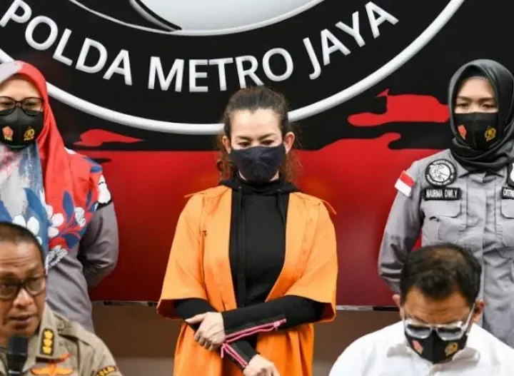 Tahanan Polda Metro Jaya dihadirkan dalam konferensi pers bantahan isu mogok makan.