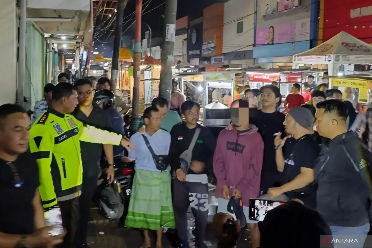 Polisi mengamankan pria terkait insiden penganiayaan dan pemerasan di area parkir Mall La Piazza.
