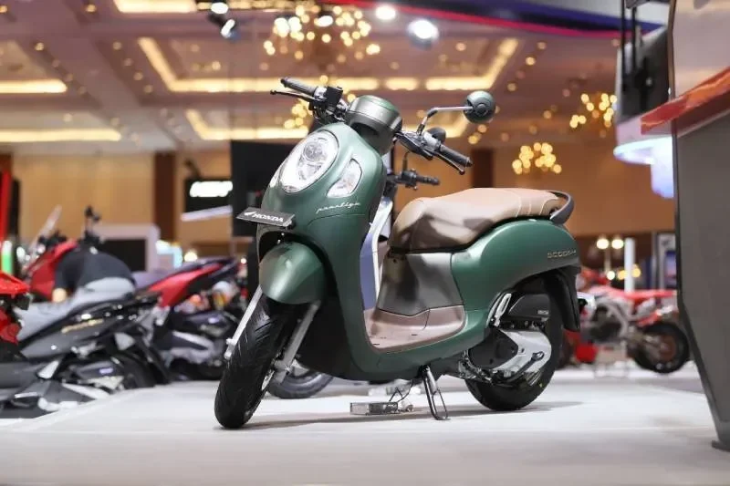 Honda Scoopy warna hijau di pameran IMOS 2025, BSD, Tangerang.
