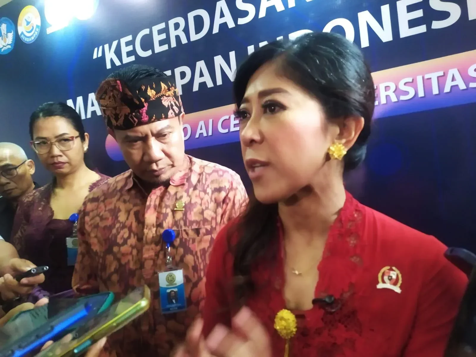 Menkominfo Meutya Hafid berbicara tentang pemerataan akses internet di Indonesia.
