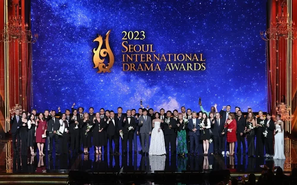 iu dan ju ji hoon sabet penghargaan bergengsi di seoul international drama awards 2025 ini daftar lengkap pemenang yang bikin melongo portal berita terbaru