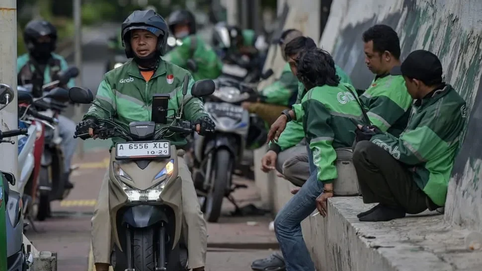 jakarta siaga ribuan ojol demo hari ini aplikasi mati total waspada macet dan rute alternatif portal berita terbaru