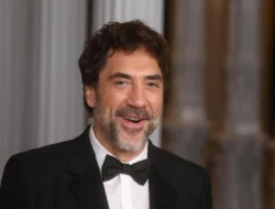 Javier Bardem Guncang Emmy 2025: Keffiyeh, Palestina, dan Boikot Hollywood yang Makin Meluas