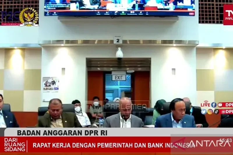 Rapat Badan Anggaran DPR RI bersama Pemerintah membahas penguatan stimulus ekonomi APBN 2025.