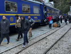 Liburan Impian Berubah Horor: Ratusan Turis Terjebak di Gerbang Machu Picchu Akibat Protes Tak Terduga!