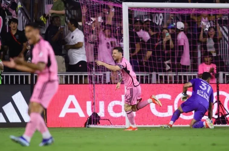 Lionel Messi merayakan gol di pertandingan MLS bersama Inter Miami melawan New York City FC.