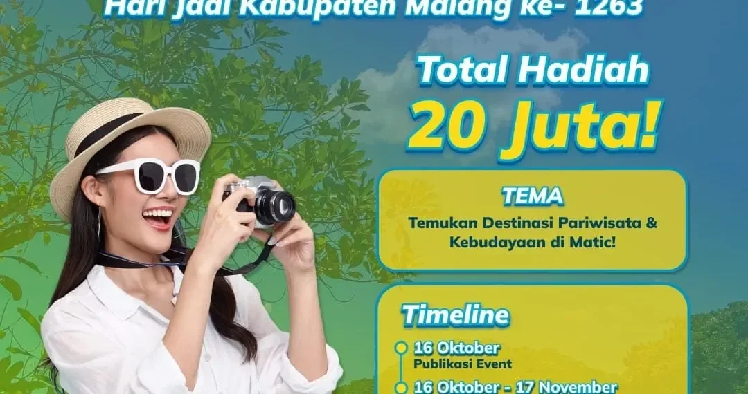 Wanita memegang kamera, mengumumkan kompetisi konten digital pariwisata 2025.