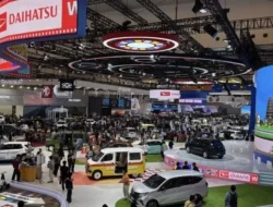 Penjualan Mobil RI Agustus 2025: Antara Naik Tipis dan Ancaman PHK Massal!