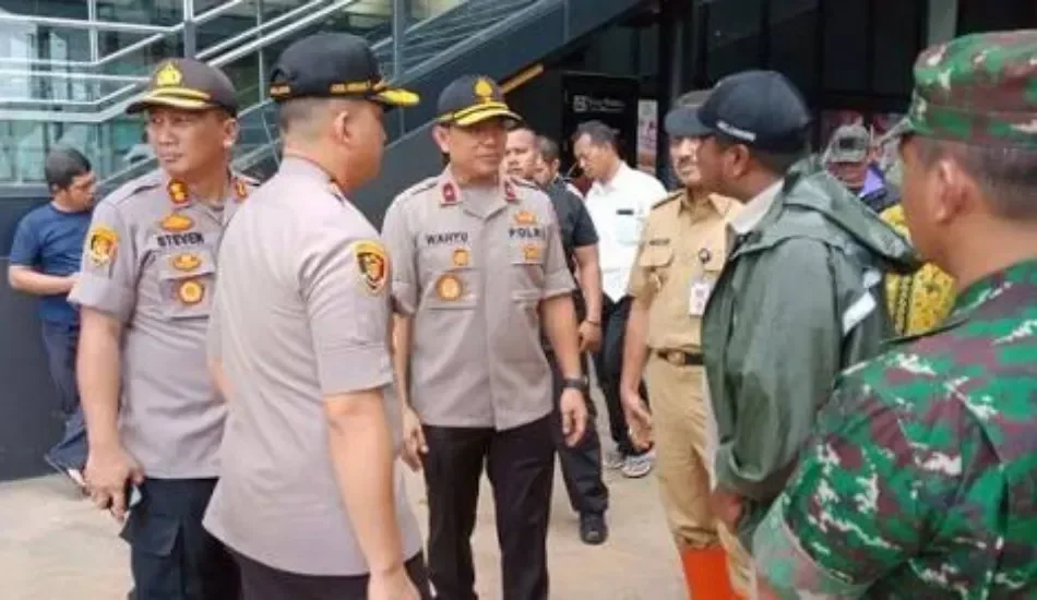 polda metro jaya buru dalang kericuhan demo jakarta sosok ini jadi sorotan utama portal berita terbaru