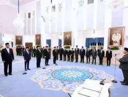 Prabowo Guncang Kabinet! 5 Menteri Tumbang di Tengah Sorotan Ekonomi, Ini Maknanya!