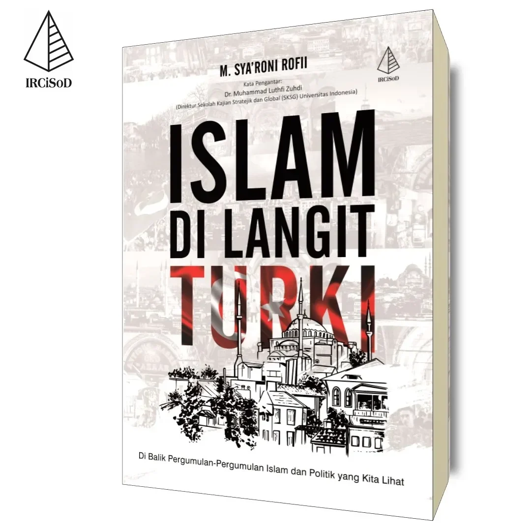 Sampul buku berjudul "Islam di Langit Turki" oleh M. Sya'Roni Rofii, berlatar ilustrasi kota.
