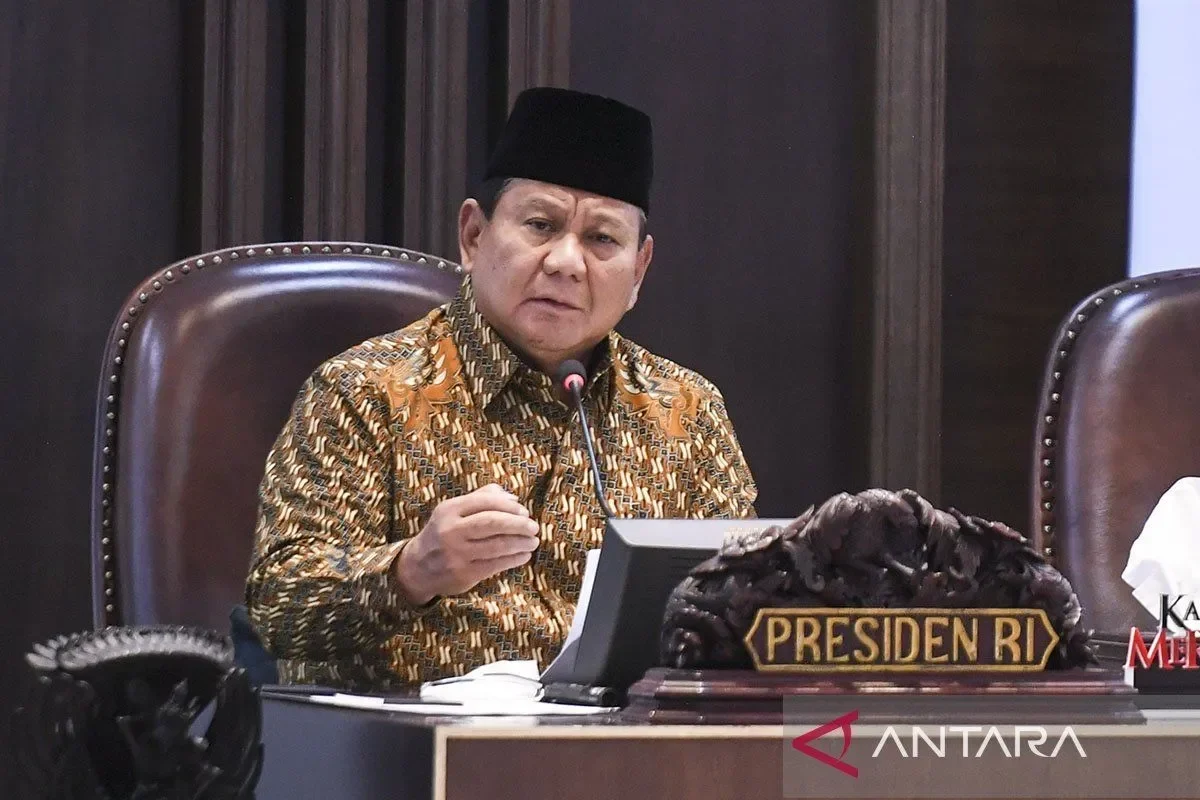 Presiden Prabowo Subianto memberikan arahan mengenai kebijakan impor komoditas strategis Indonesia.