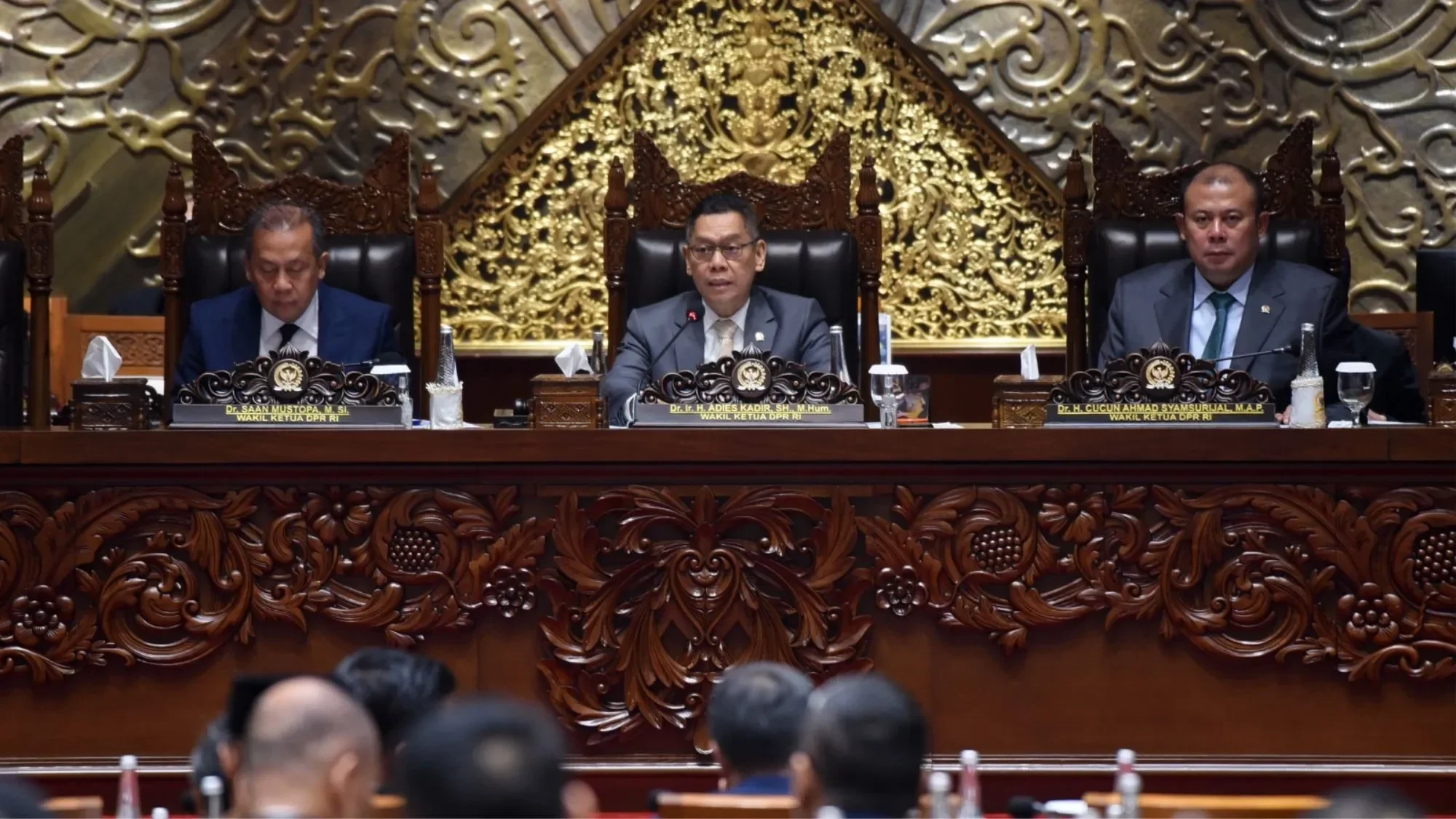 Pimpinan DPR RI dalam rapat paripurna menyetujui Prolegnas Jangka Menengah 2025-2029 dan RUU prioritas 2025-2026.