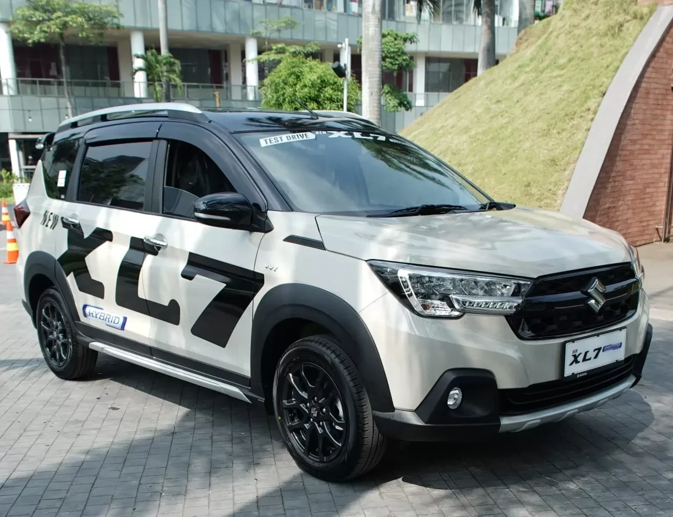 suzuki xl7 hybrid alpha kuro suv hitam misterius rp300 jutaan bikin pesaing ketar ketir portal berita terbaru