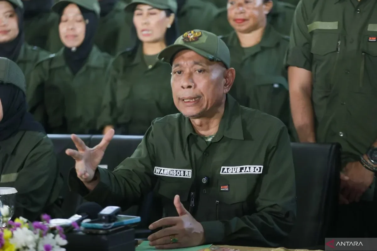 Wakil Menteri Sosial Agus Jabo Priyono presentasikan program Sekolah Rakyat.