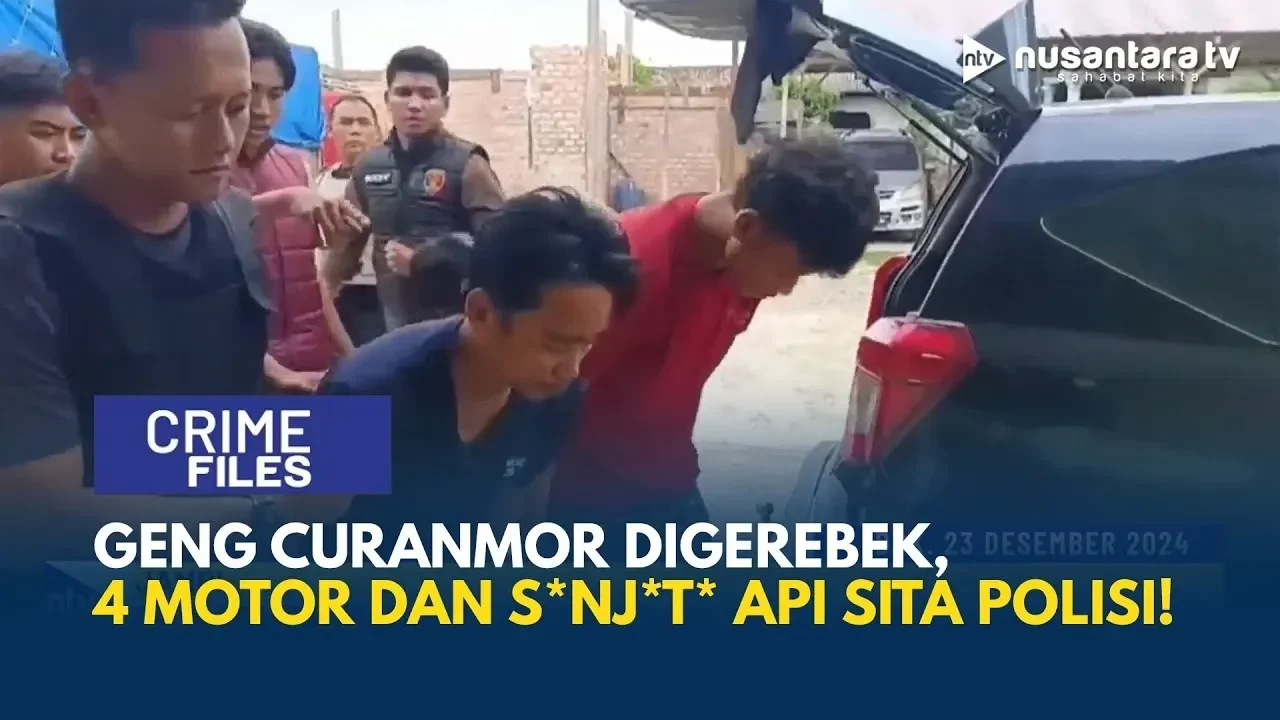 Tersangka curanmor digiring polisi terkait penangkapan senjata api dan motor.