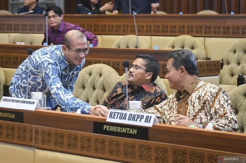 terkuak kpu rahasiakan 16 dokumen capres cawapres dede yusuf kritik keras transparansi terancam portal berita terbaru