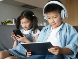 Anak Punya Ponsel? Ini 5 Aturan Emas Soal Baca Chat yang Wajib Kamu Tahu!