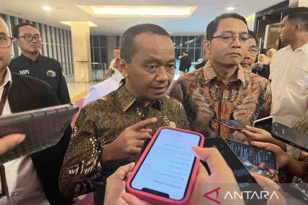 bahlil lahadalia blak blakan indonesia sulit lepas dari batu bara ini alasan utamanya portal berita terbaru