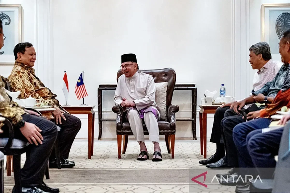 bikin geger donald trump joget asyik di malaysia kunjungan asia penuh kejutan dimulai portal berita terbaru