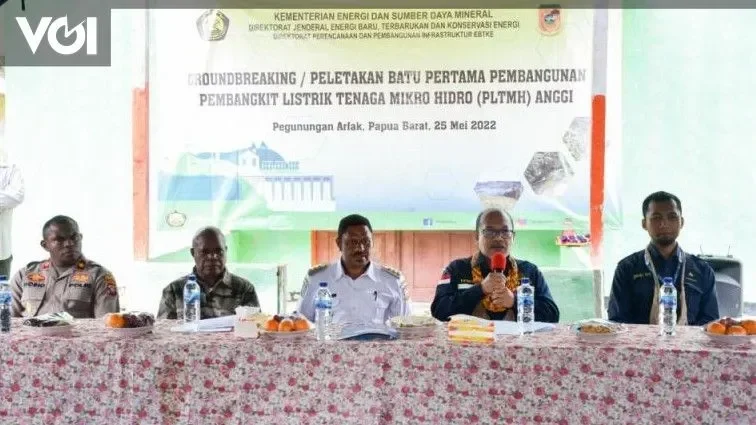 bikin iri pegunungan arfak hemat rp67 miliar setahun diesel tinggal kenangan berkat energi bersih portal berita terbaru