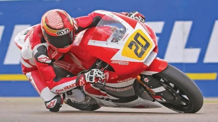 bikin melongo helm pembalap motogp mandalika pamer kekayaan indonesia ada komodo borobudur portal berita terbaru