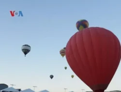 Bikin Melongo! Ratusan Balon Udara Raksasa Penuhi Langit Albuquerque, Ini Rahasia di Baliknya!