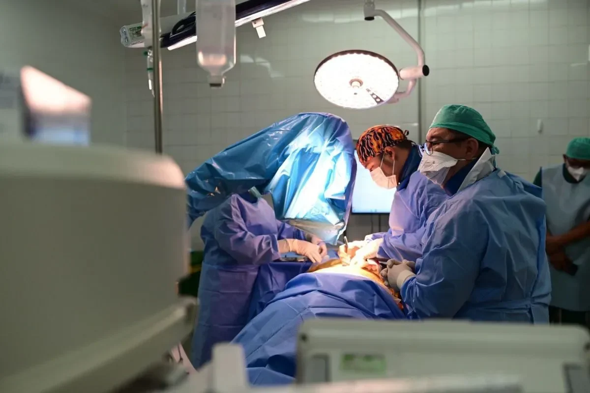 bikin melongo wanita ini main klarinet saat otaknya dibedah kisah denise bacon lawan parkinson bikin haru portal berita terbaru