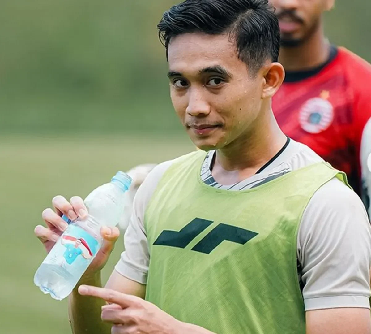 blunder maut rizky ridho gegerkan publik pelatih persija pasang badan bukan salah dia sendiri portal berita terbaru
