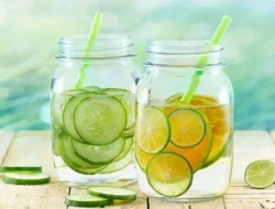 Bukan Cuma Air Putih! 7 Minuman Ajaib Ini Dijamin Bikin Kamu Anti Dehidrasi di Cuaca Panas Ekstrem