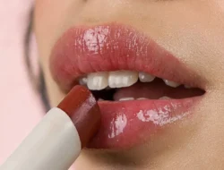 Bukan Filler! Ini 7 Rahasia Bibir Sehat dan Plumpy Alami yang Bikin Kamu Makin Pede