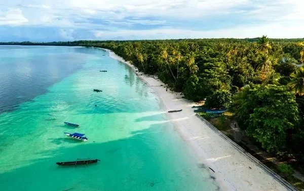 Bukan Hoax! Pantai Ngurbloat di Maluku, Pasir Terhalus di Dunia yang Bikin Kamu Melongo! 1 bukan hoax pantai ngurbloat di maluku pasir terhalus di dunia yang bikin kamu melongo portal berita terbaru