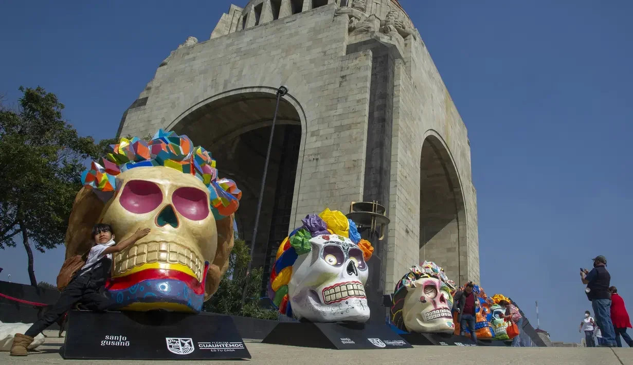 bukan horor patung kerangka raksasa di atlixco pukau wisatawan rayakan hari kematian portal berita terbaru