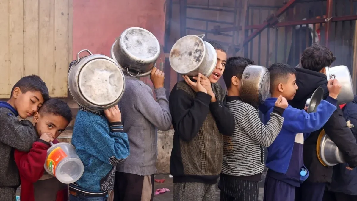 cahaya harapan di tengah puing 300 ribu anak gaza akhirnya kembali bersekolah setelah 2 tahun menderita portal berita terbaru