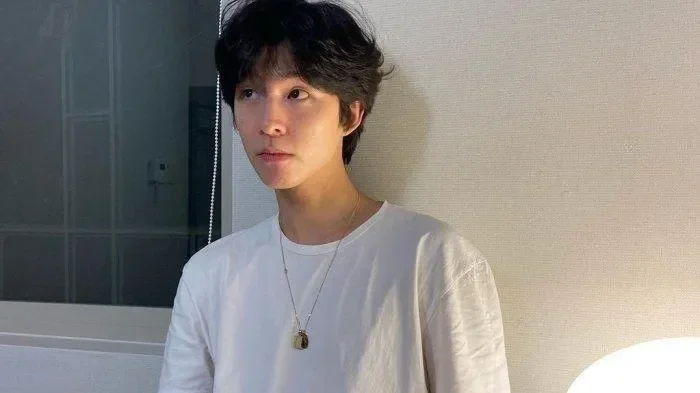 dari pembajak pesawat hingga detektif 5 peran hong kyung yang bikin kamu melongo wajib tonton portal berita terbaru