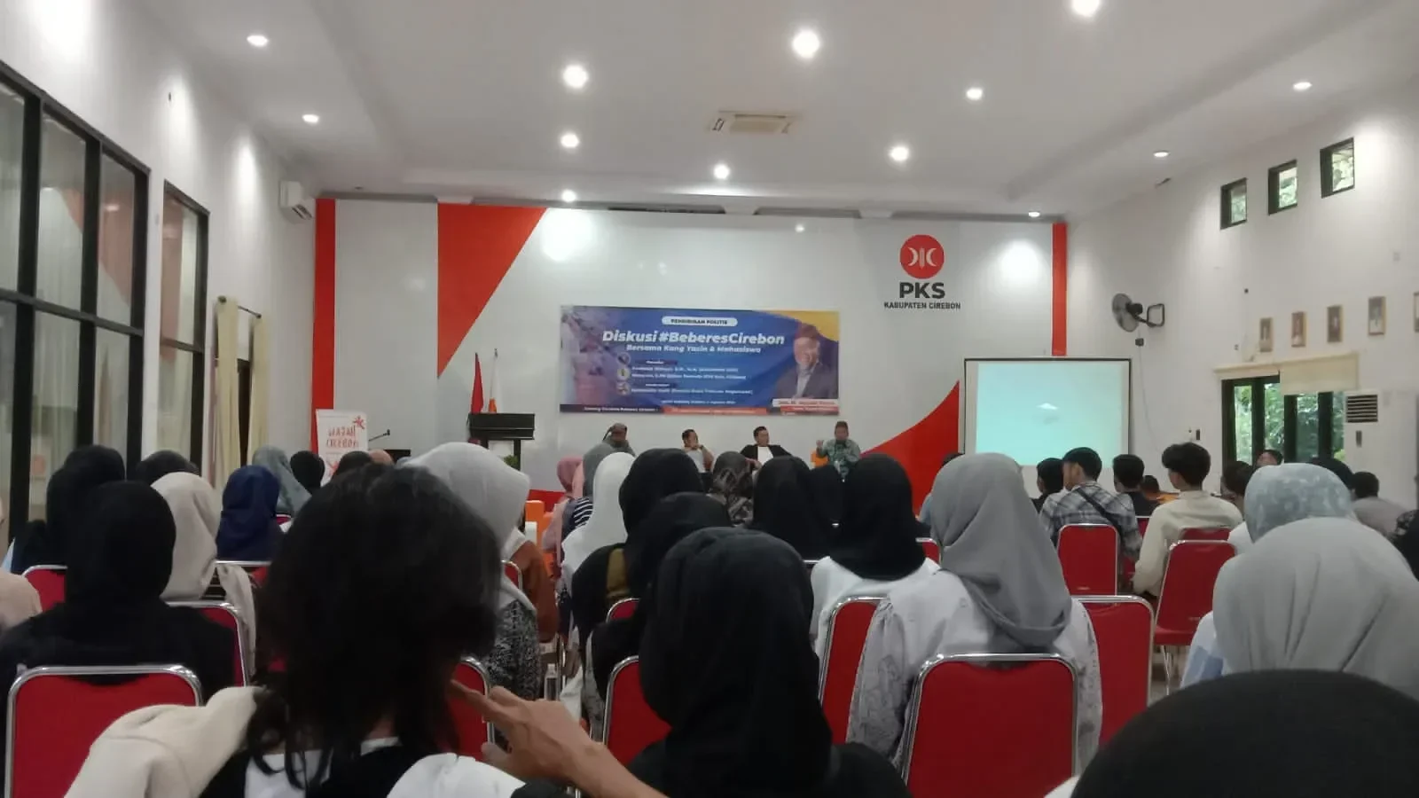 dari ruang baca kampus ke kancah dunia mahasiswa cyber university guncang fintech internasional portal berita terbaru