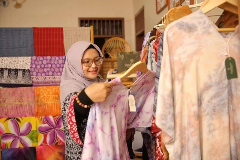 daster rumahan kini jadi fashion elegan kisah findy dan findmeera yang berhasil naik kelas berkat dukungan bri portal berita terbaru